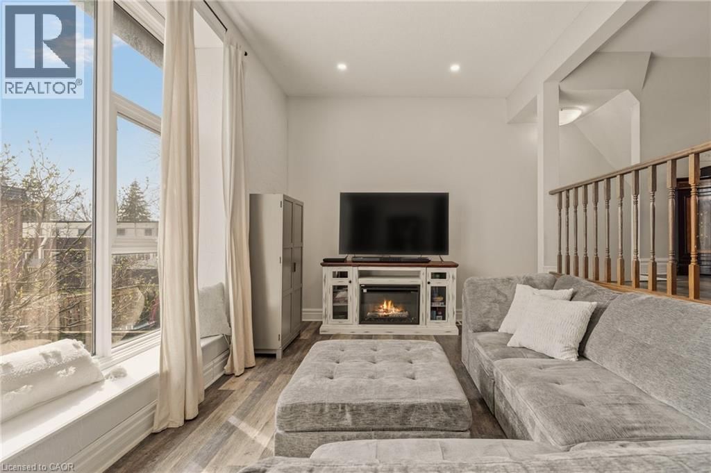 6 - 23 WATSONS LANE Image 6