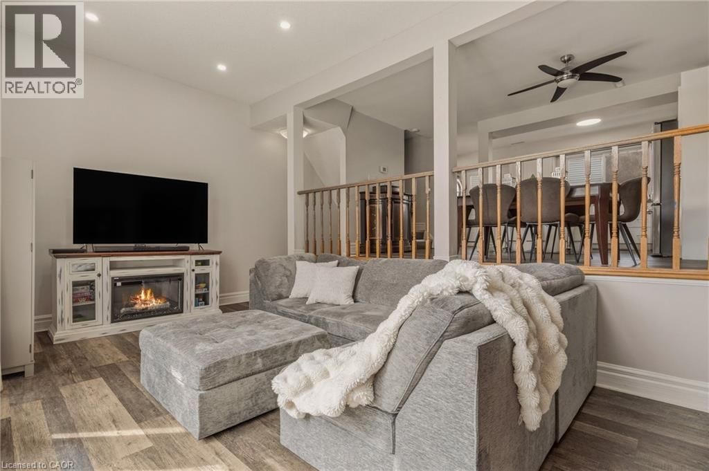 6 - 23 WATSONS LANE Image 7