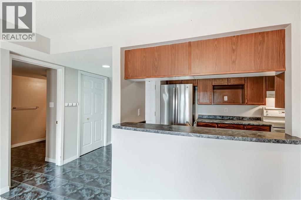 306E - 216 PLAINS ROAD WEST Image 11