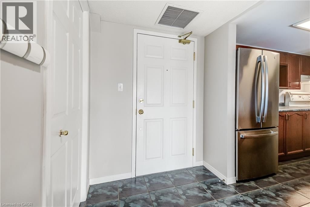 306E - 216 PLAINS ROAD WEST Image 4