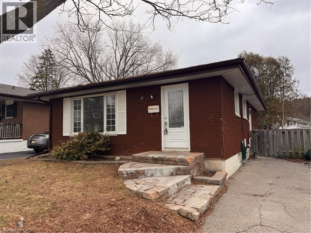 Upper - 23 ARROWHEAD CRESCENT Image 1