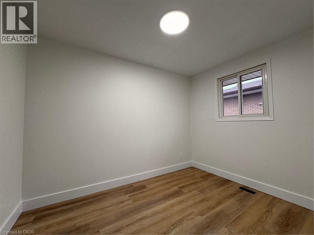 Upper - 23 ARROWHEAD CRESCENT Image 4