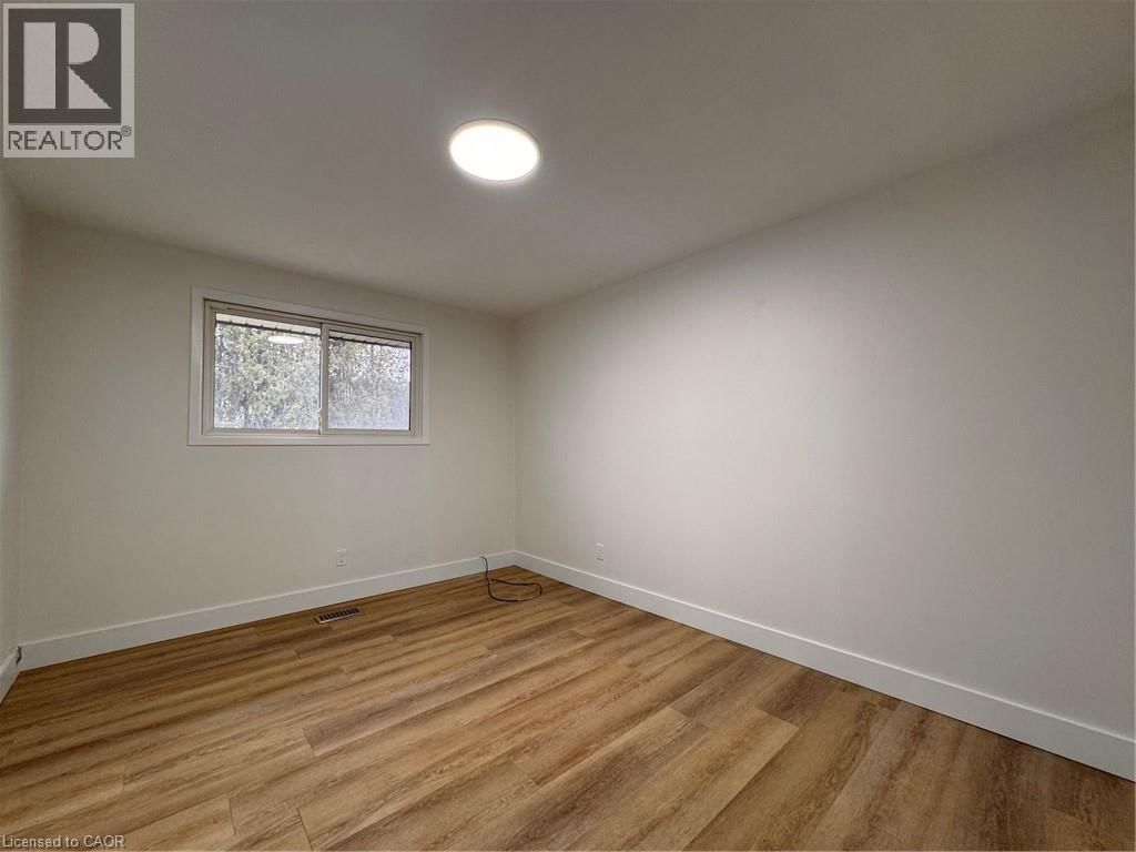 Upper - 23 ARROWHEAD CRESCENT Image 5