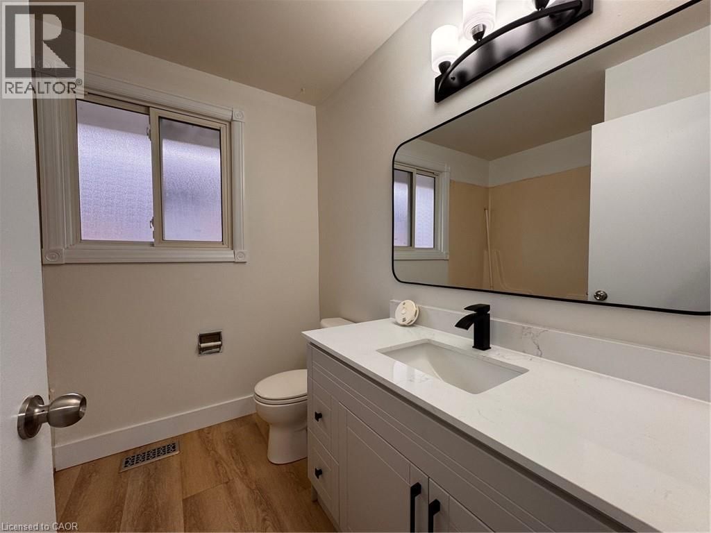 Upper - 23 ARROWHEAD CRESCENT Image 9