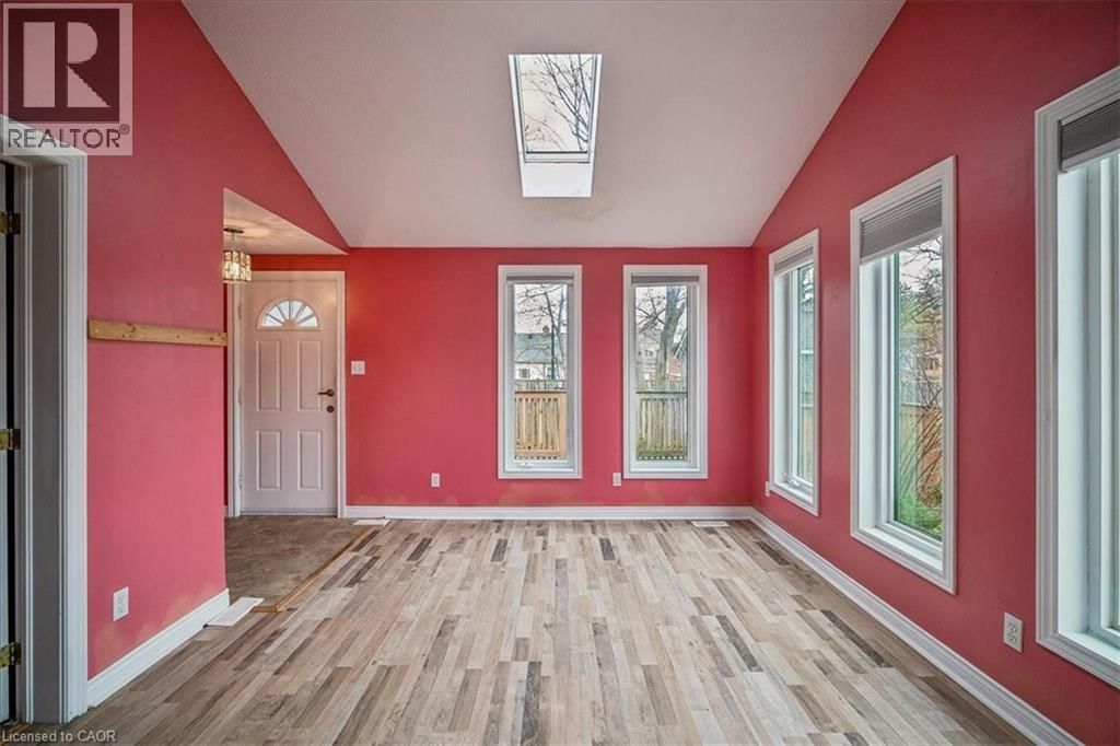 5 HERBERT COURT Image 14