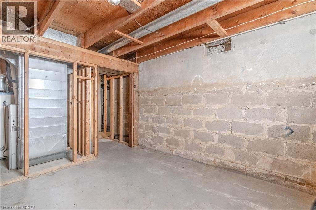 978 NORFOLK STREET NORTH Image 11