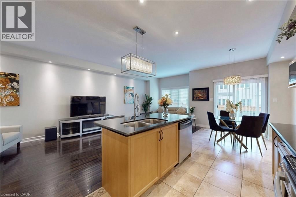 34 FOREST VALLEY CRESCENT Image 16