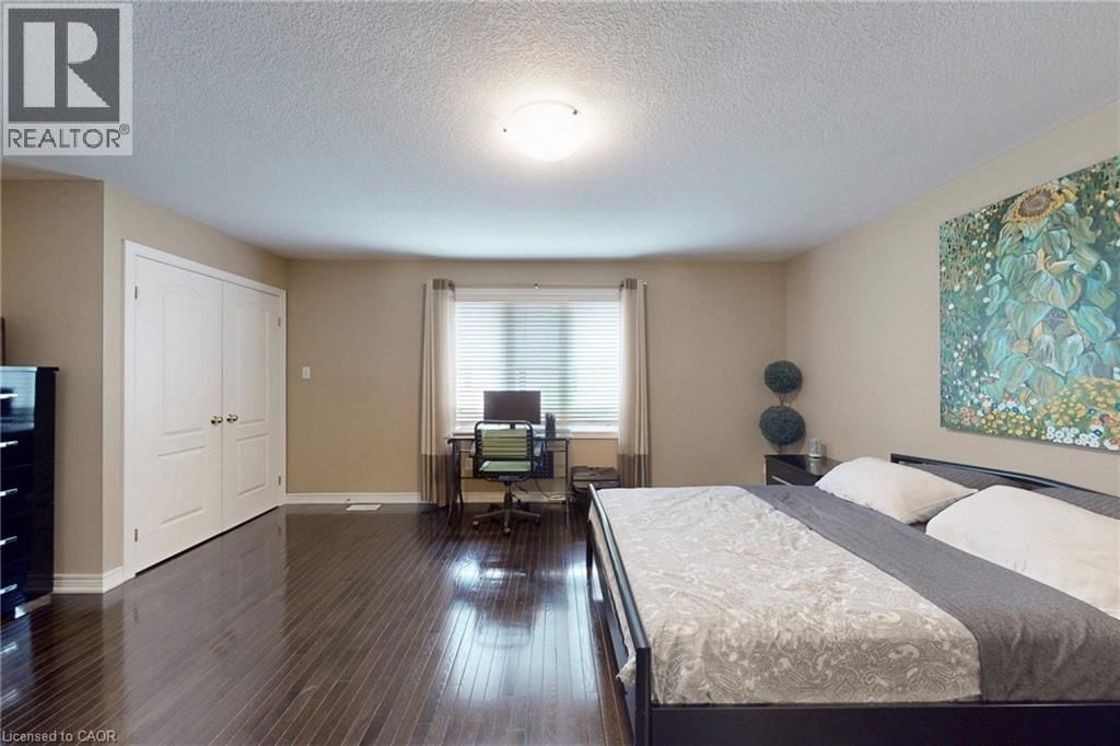 34 FOREST VALLEY CRESCENT Image 25