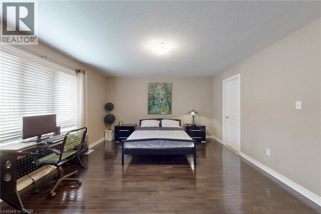 34 FOREST VALLEY CRESCENT Image 27