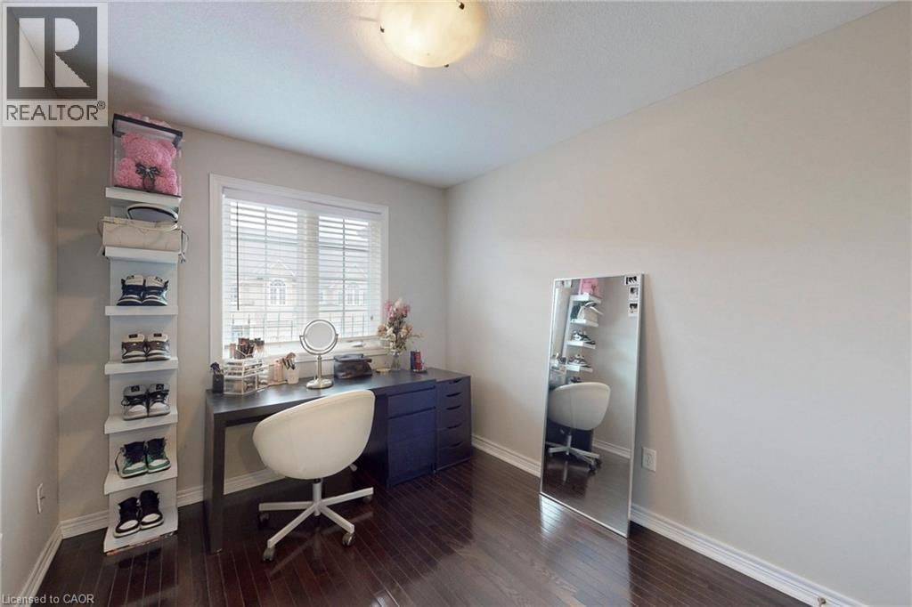 34 FOREST VALLEY CRESCENT Image 33