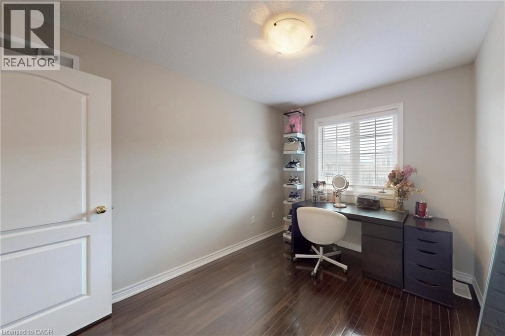 34 FOREST VALLEY CRESCENT Image 34