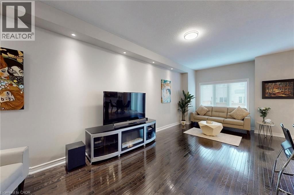 34 FOREST VALLEY CRESCENT Image 7