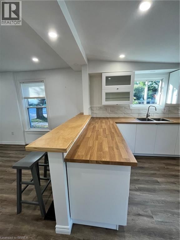 72 KING LANE Image 10