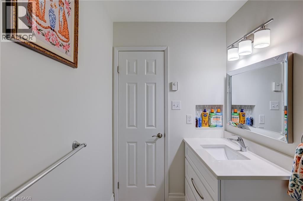 5 - 1560 KERNS ROAD Image 25