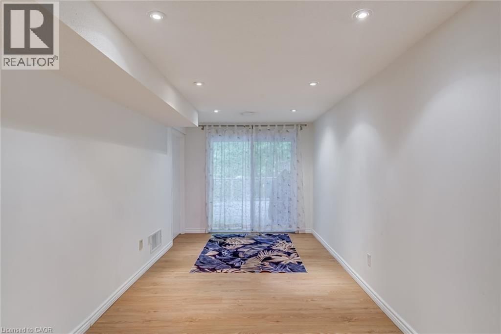 5 - 1560 KERNS ROAD Image 36