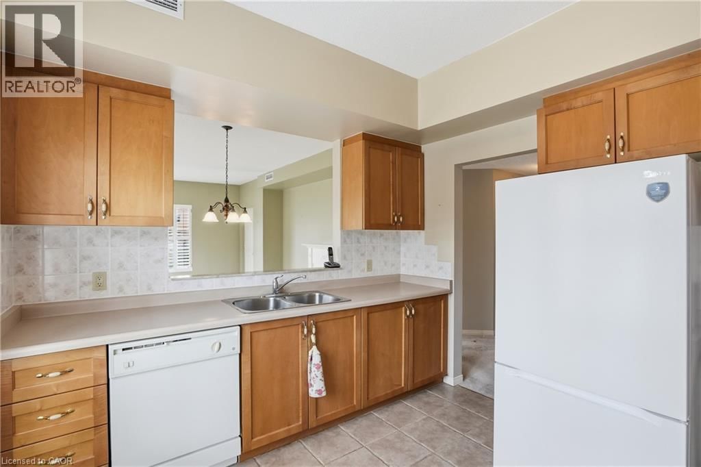 108 - 3497 UPPER MIDDLE ROAD Image 16