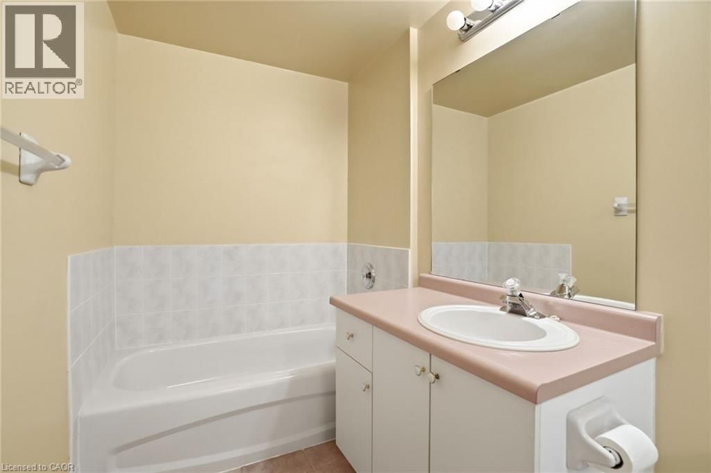 108 - 3497 UPPER MIDDLE ROAD Image 8