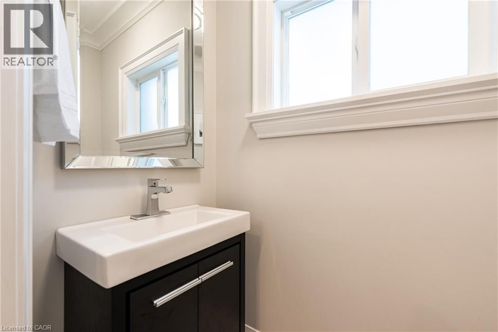 327 MACDONALD ROAD Image 16