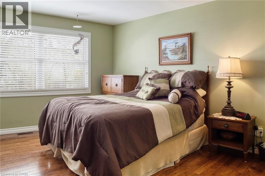 108 QUEENSWAY DRIVE Image 17