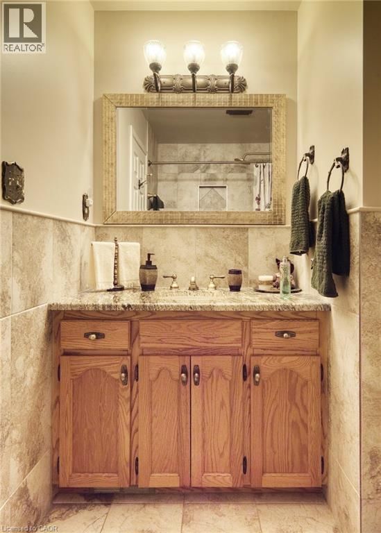 108 QUEENSWAY DRIVE Image 19