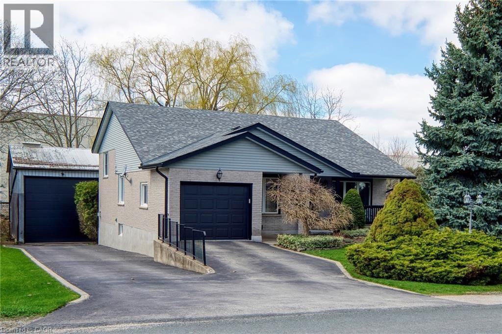 108 QUEENSWAY DRIVE Image 2