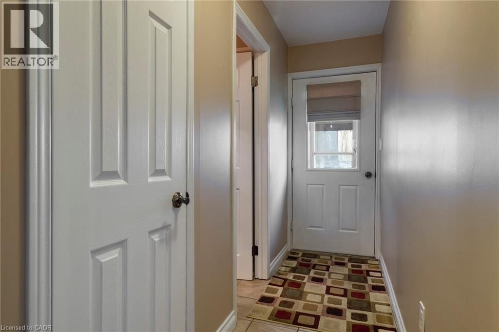 108 QUEENSWAY DRIVE Image 27