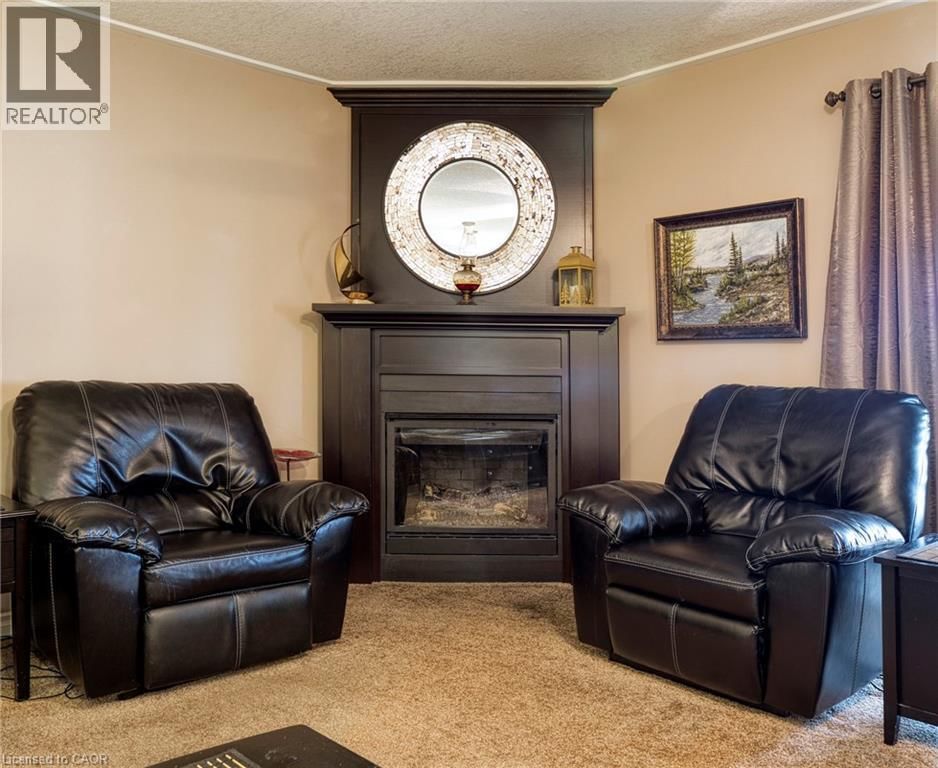 108 QUEENSWAY DRIVE Image 32