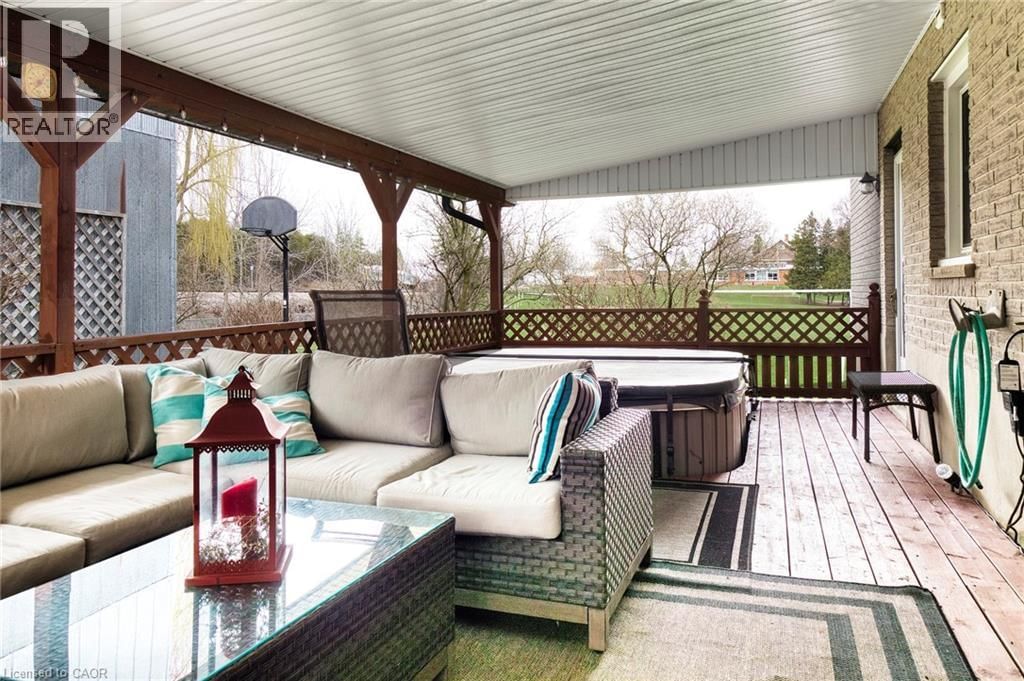 108 QUEENSWAY DRIVE Image 35