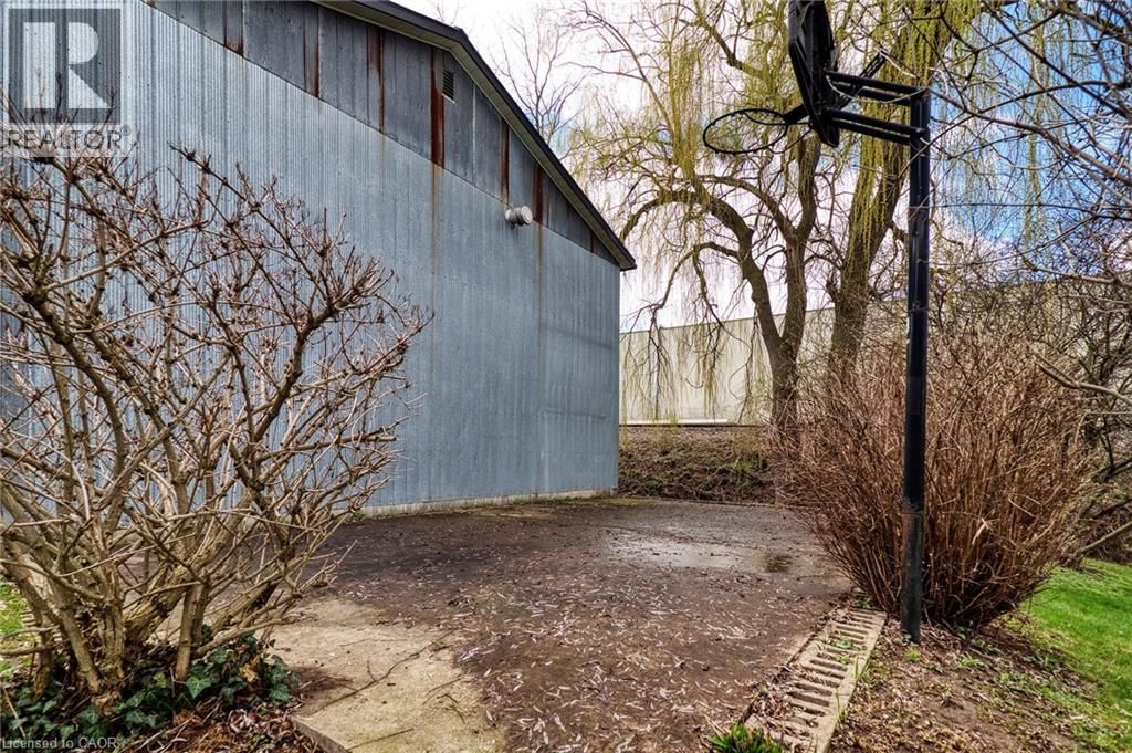 108 QUEENSWAY DRIVE Image 36