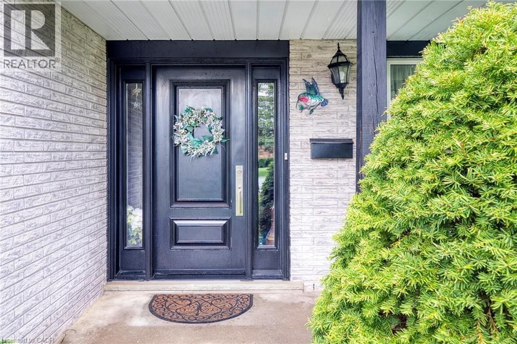 108 QUEENSWAY DRIVE Image 4