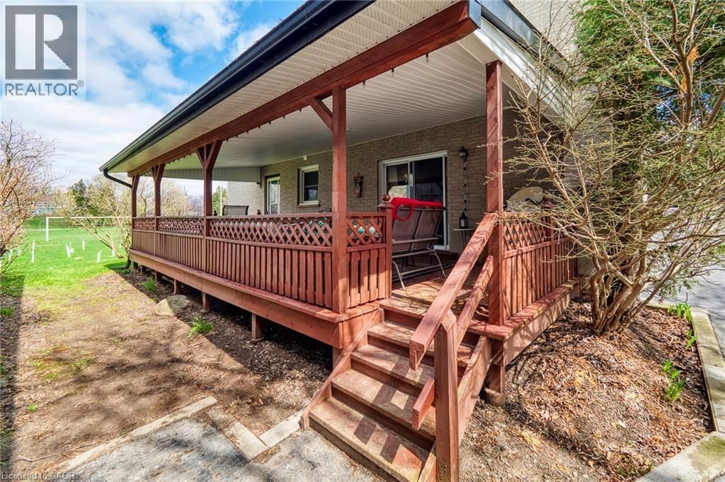 108 QUEENSWAY DRIVE Image 41