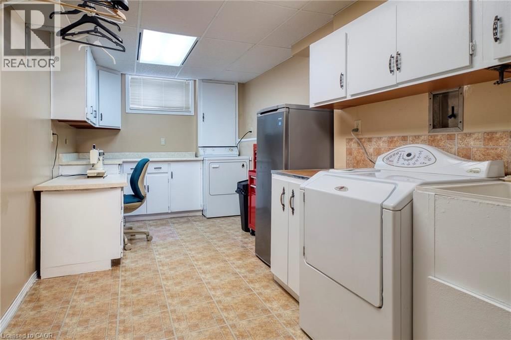 108 QUEENSWAY DRIVE Image 45