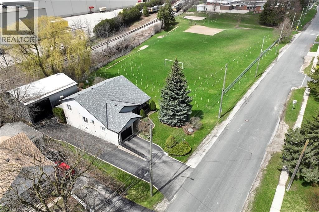 108 QUEENSWAY DRIVE Image 47