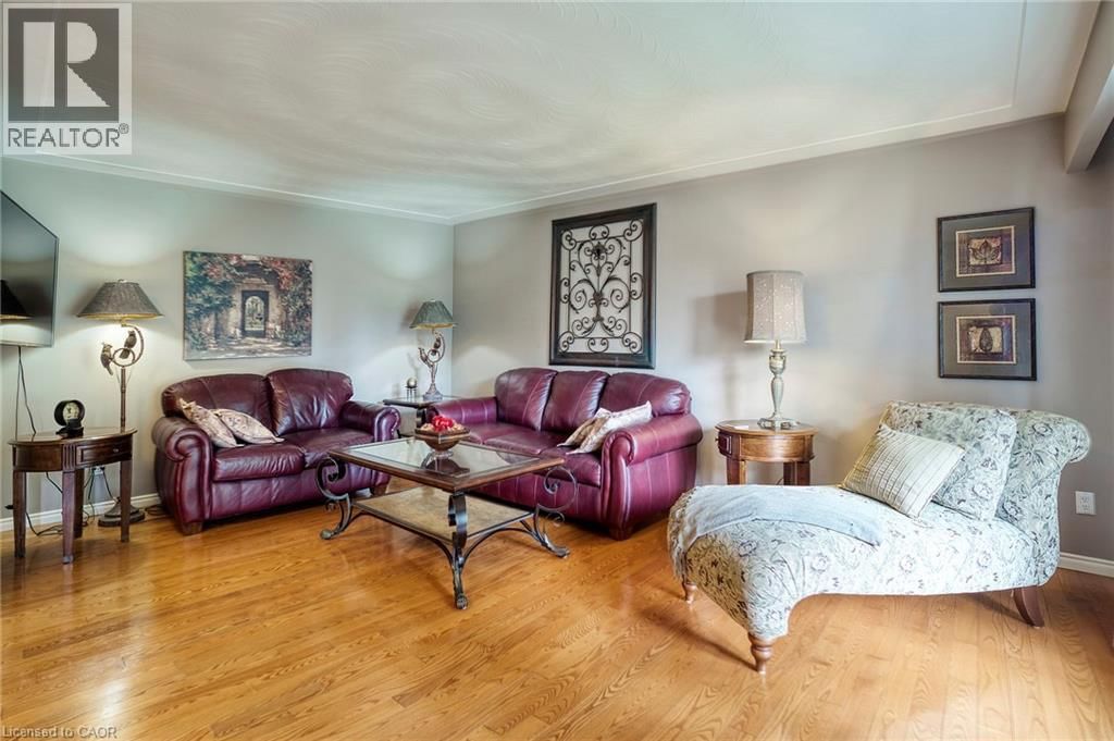 108 QUEENSWAY DRIVE Image 6