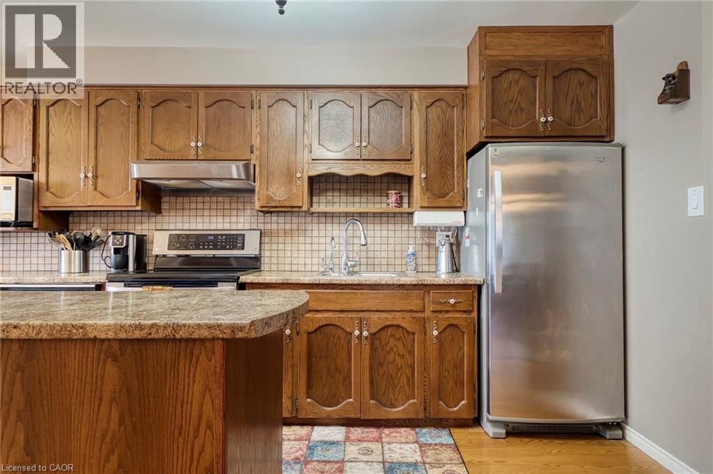 108 QUEENSWAY DRIVE Image 9