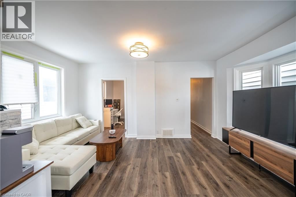 92 FREDERICK AVENUE Image 7