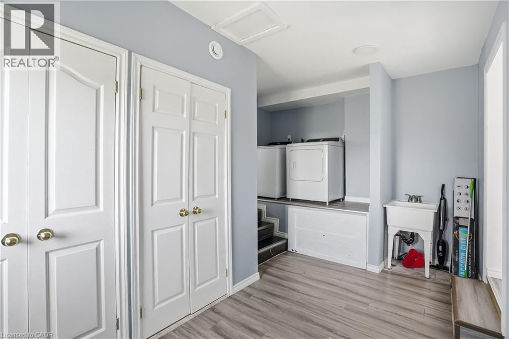 53 YOUNG ROAD Image 13