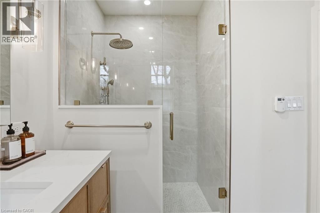 18 INGLEWOOD DRIVE Image 22