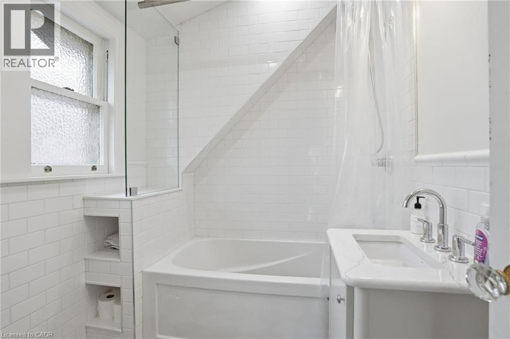 18 INGLEWOOD DRIVE Image 29