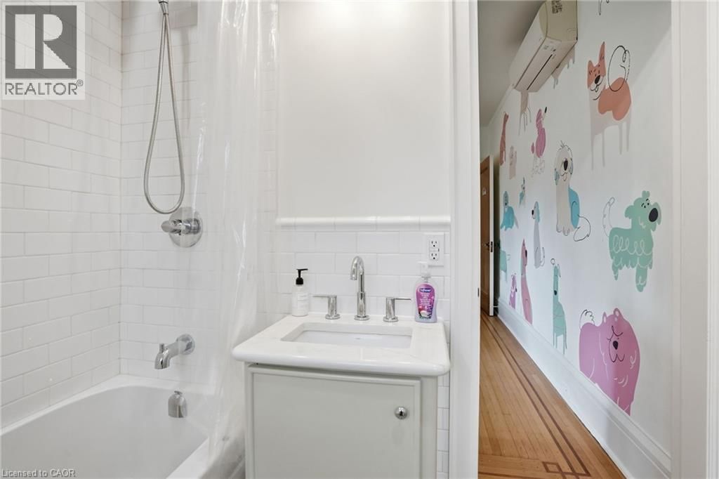 18 INGLEWOOD DRIVE Image 30