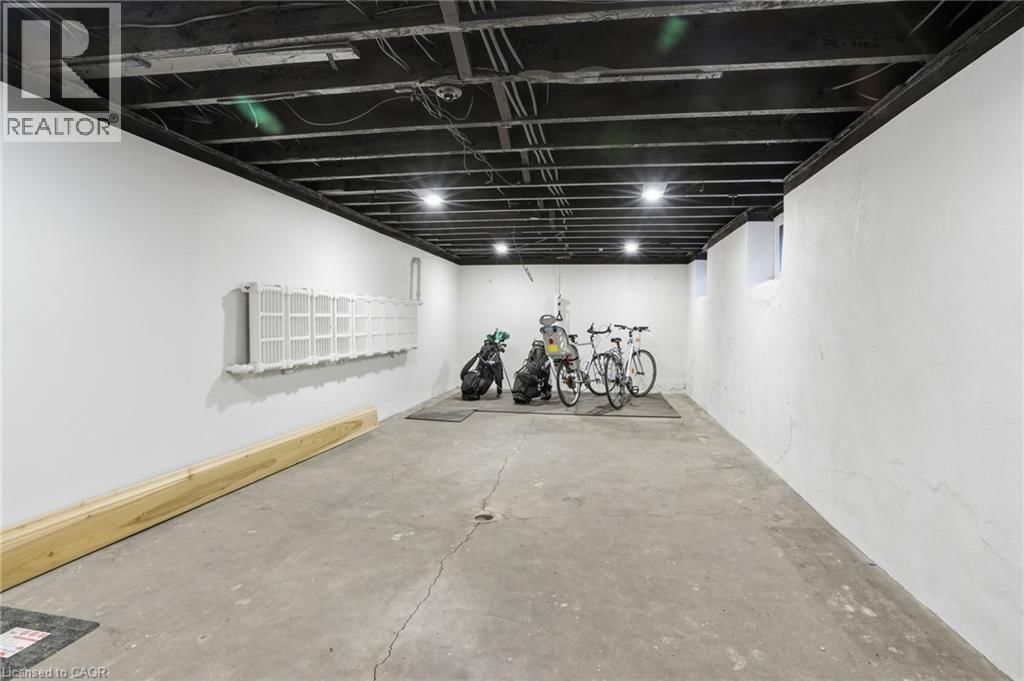 18 INGLEWOOD DRIVE Image 33