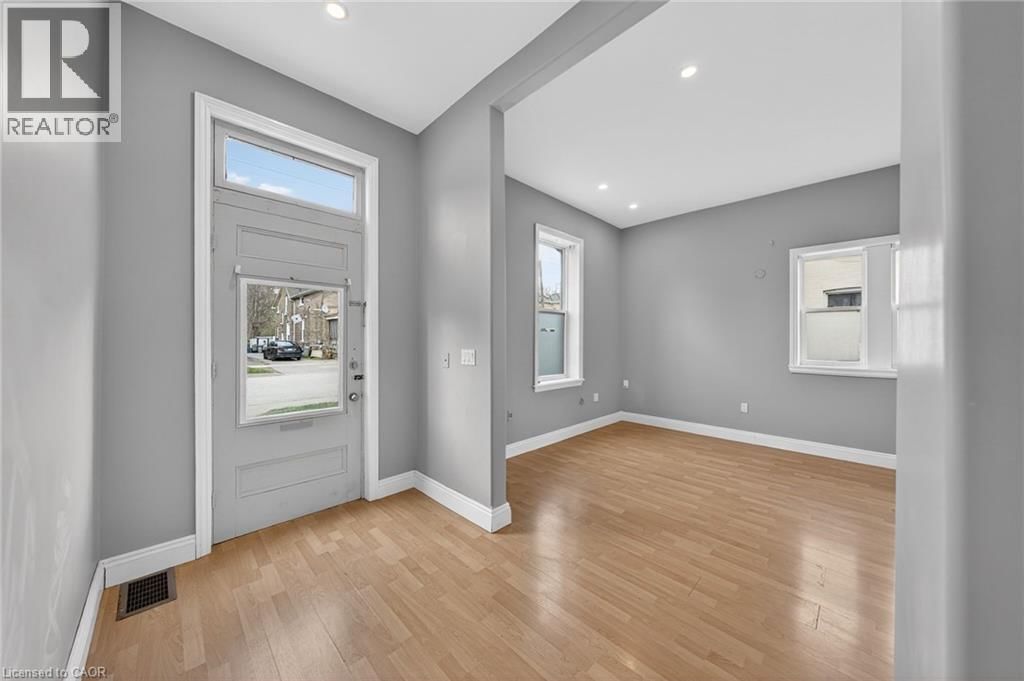 12 FLEET STREET Image 4