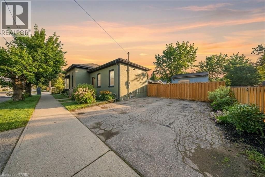 62 WALNUT STREET Image 20