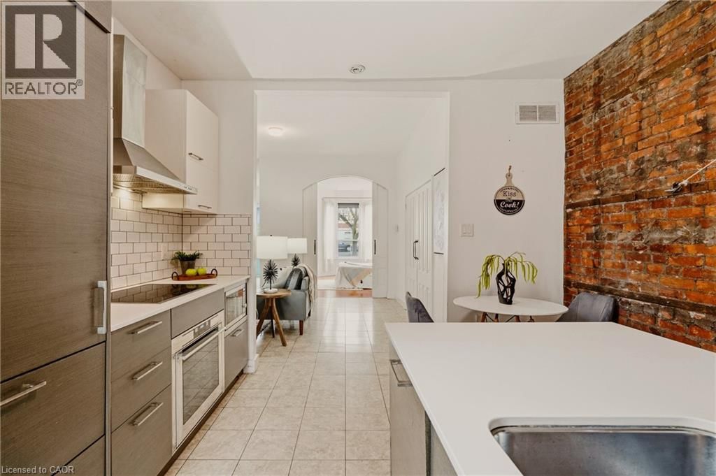 163 VICTORIA AVENUE NORTH Image 12