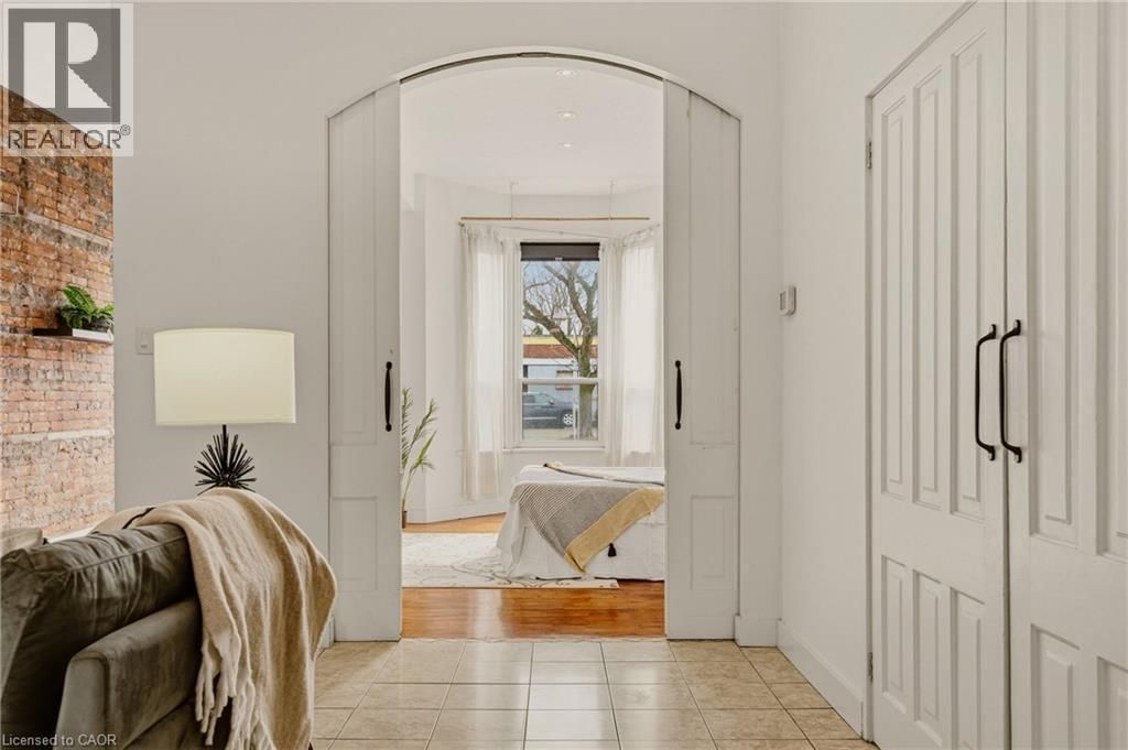 163 VICTORIA AVENUE NORTH Image 14