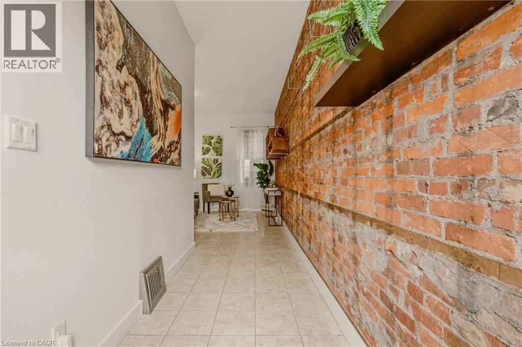 163 VICTORIA AVENUE NORTH Image 4