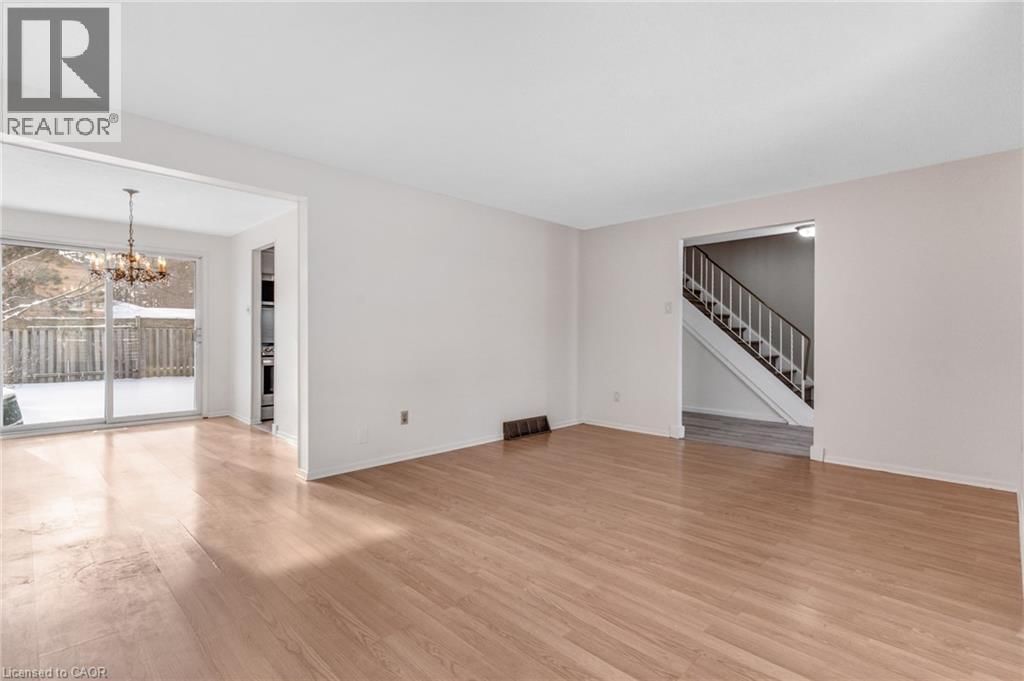 111 MANOR DRIVE Image 10