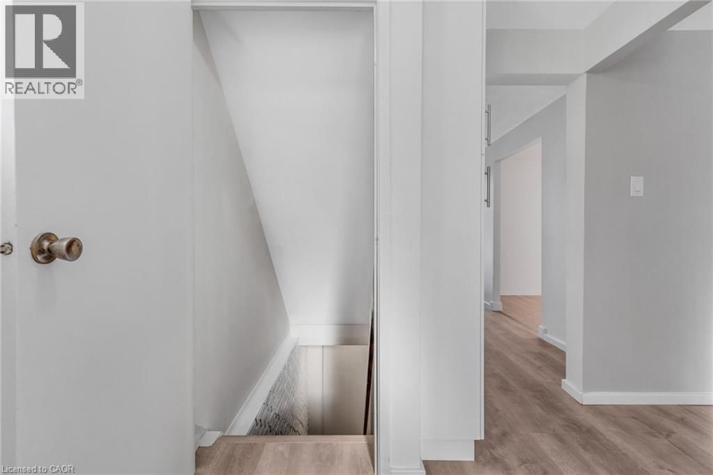 111 MANOR DRIVE Image 21