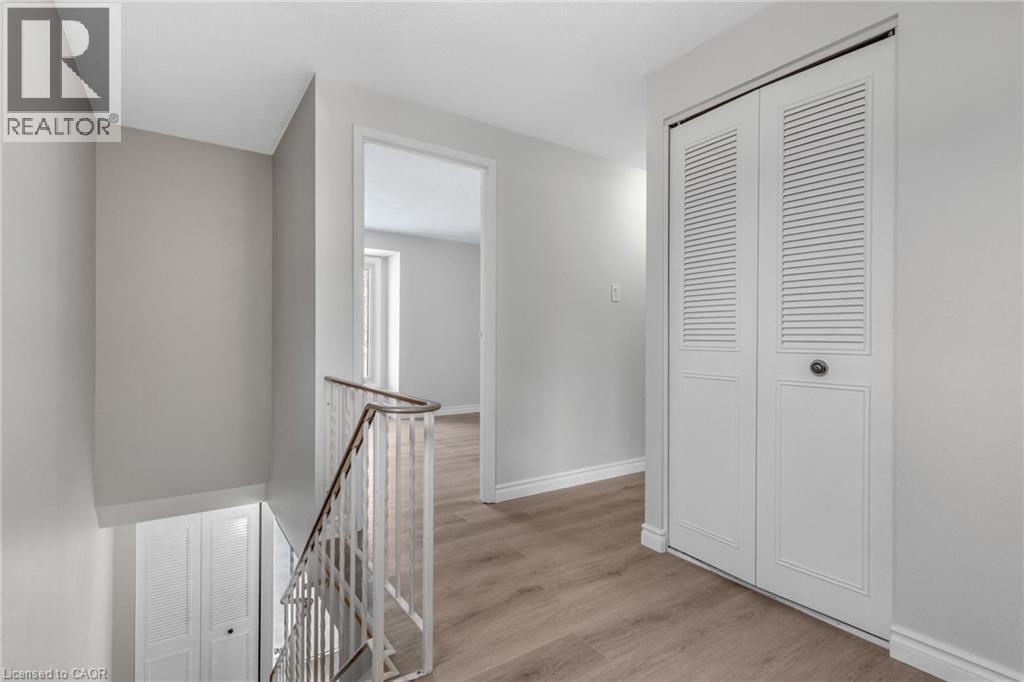 111 MANOR DRIVE Image 23