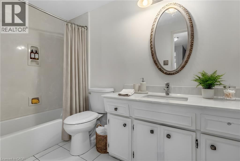 111 MANOR DRIVE Image 24